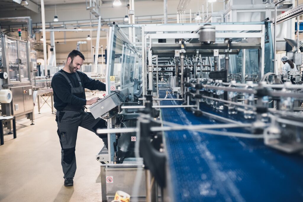 Pracownik linii produkcyjnej